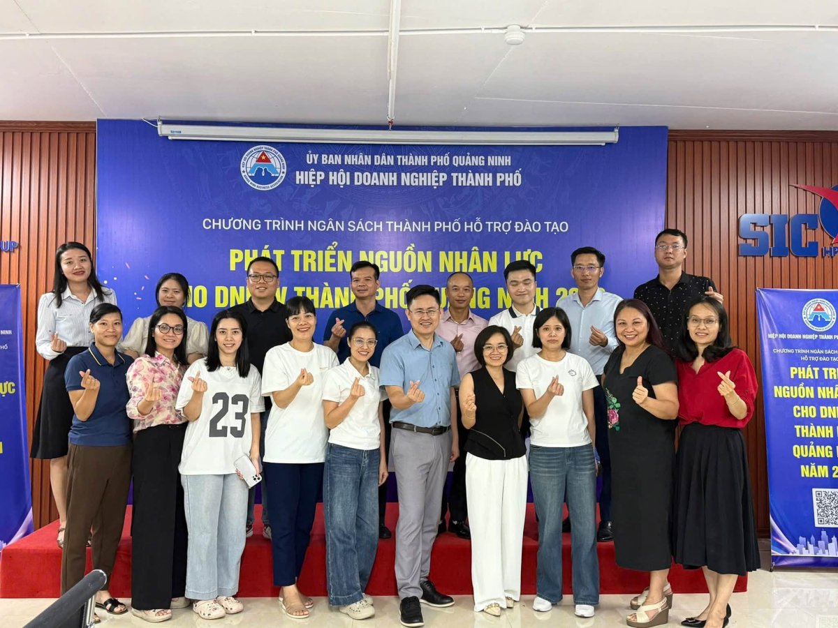 Hiệp hội doanh nghiệp thành phố Quảng Ninh phối hợp cùng UBND TP. Quảng Ninh tổ chức chương trình đào tạo “Ứng dụng AI cho HR và quản lý cấp trung”