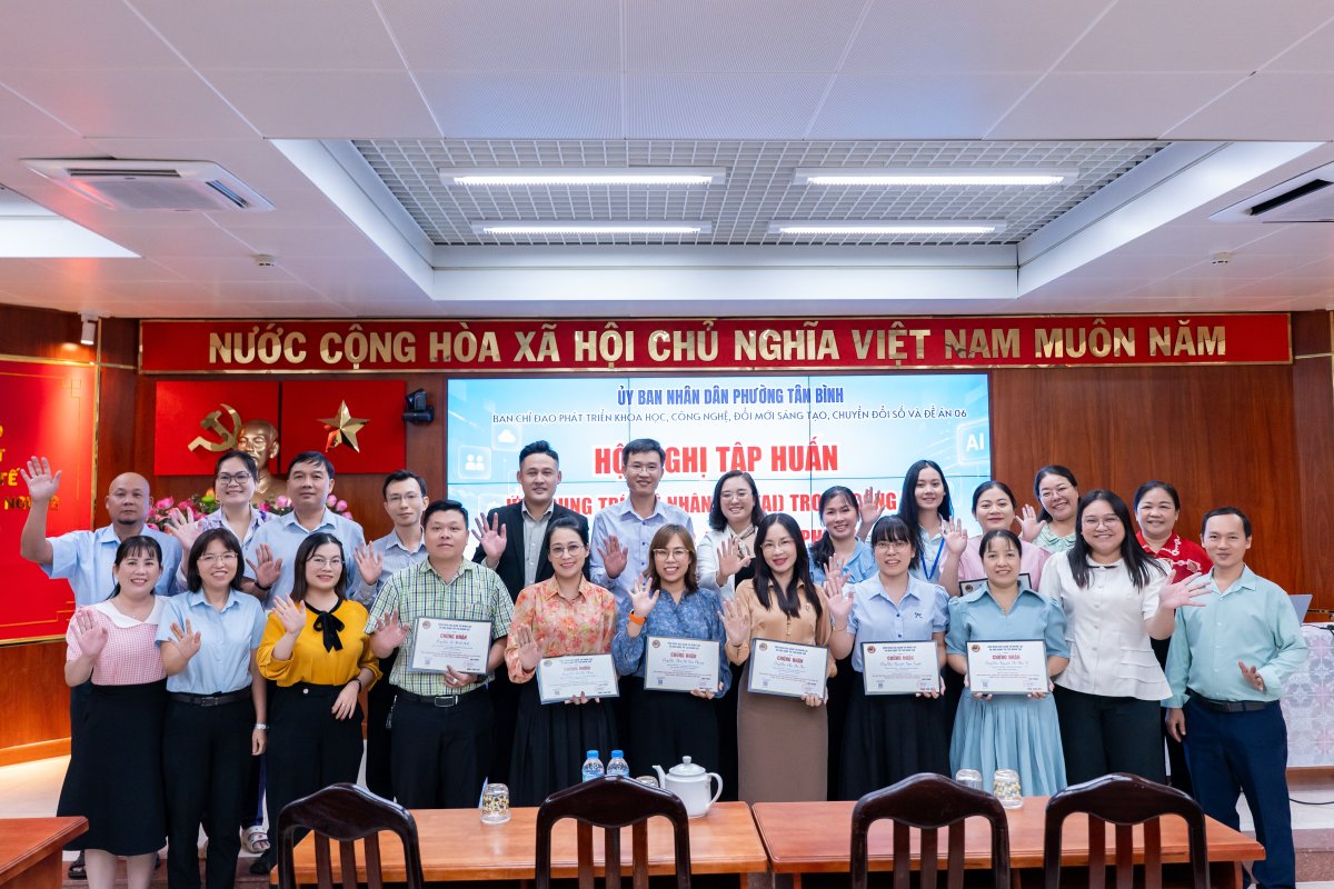 UBND phường Tân Bình tổ chức đào tạo “Ứng dụng trí tuệ nhân tạo (AI) trong công vụ” cho cán bộ công chức, viên chức trên địa bàn phường Tân Bình 