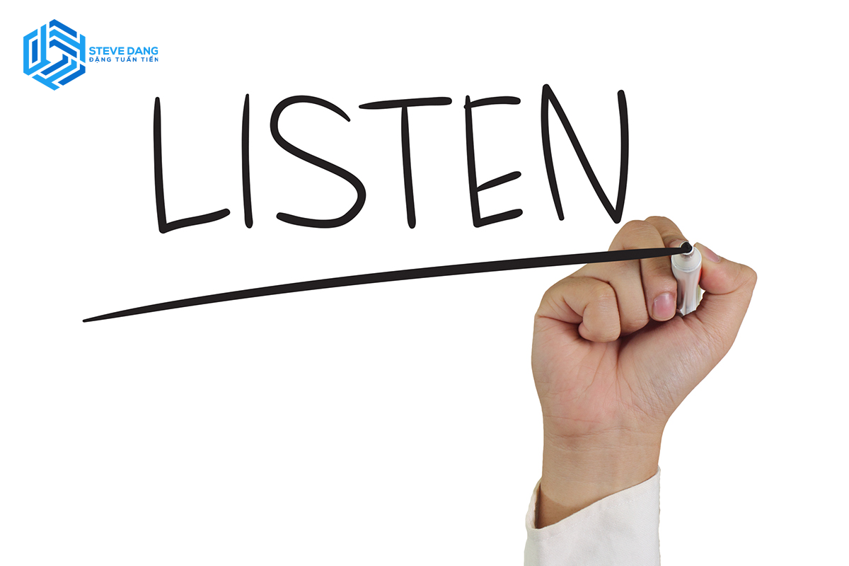 Kỹ năng lắng nghe là yêu tố tiên quyết khi học cách giao tiếp với sếp